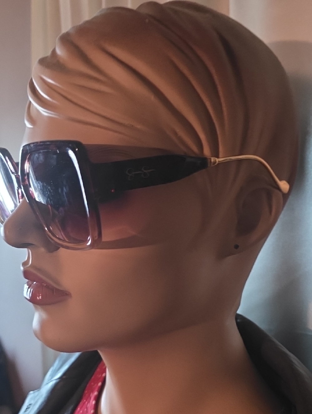 Women’s Oversized Square Sunglasses - Picture 2 of 3